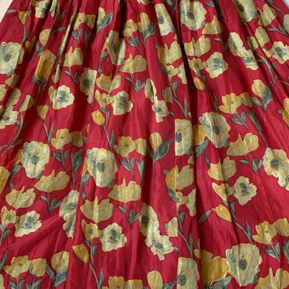 Vintage 100% silk red and yellow floral flowy maxi skirt - Picture 2 of 7